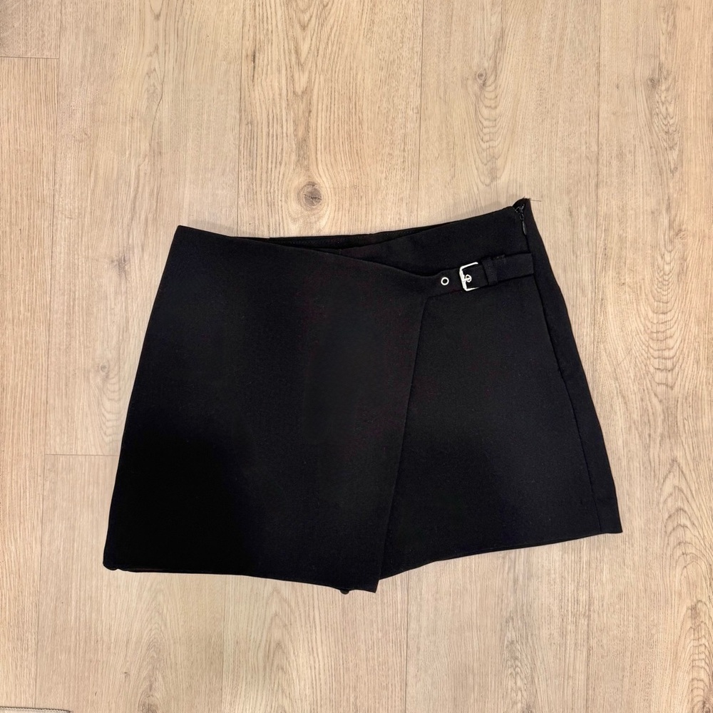 Zara Black Mini Skort Skirt with belt detail